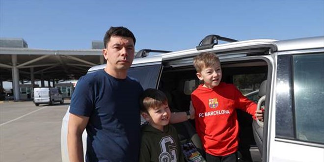 Rusya'nn saldrd Kiev'den kaan Ukraynal ailesiyle Trkiye'ye geldi