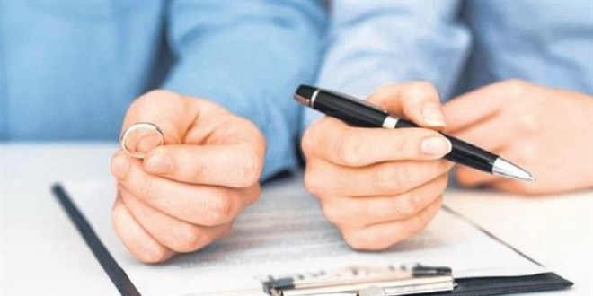 Kaynananın parasını gizlice alan gelin ağır kusurlu