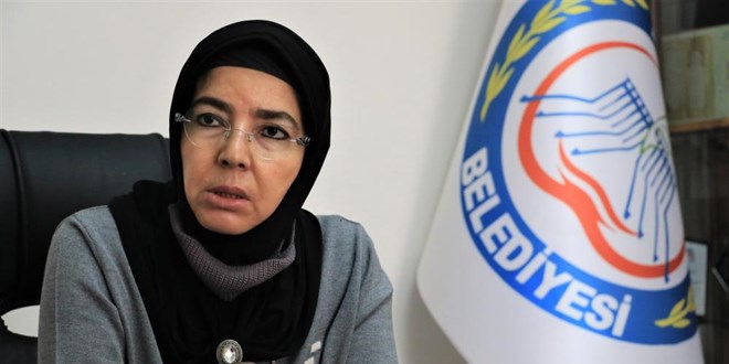 28 Şubat mağduru olan Türkiye'nin ilk başörtülü Belediye Başkanı