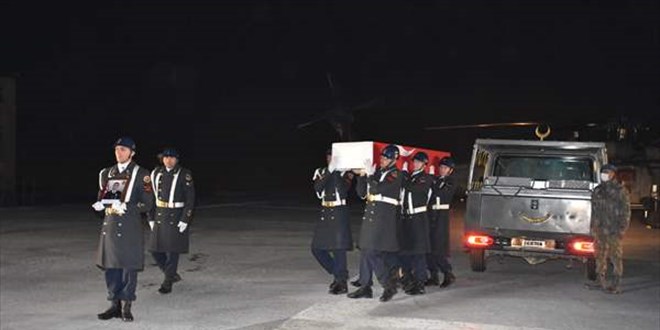 Çukurca'da arazi araması sırasında bir uzman çavuş şehit oldu
