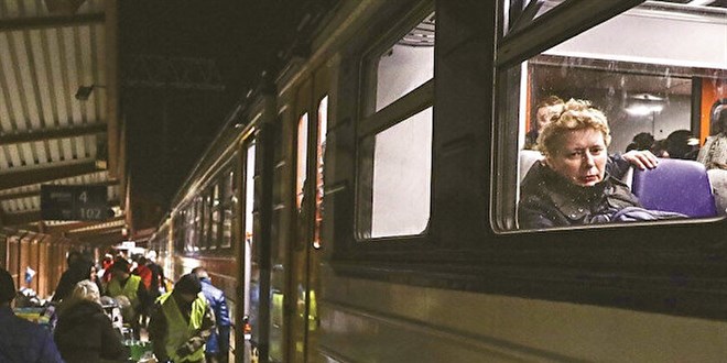 Trenle tahliye: Kiev ve Harkov'dan yola kt