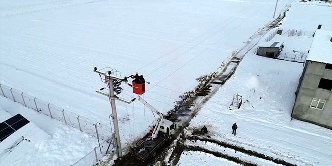 Yine elektrikler kesildi, 2 il karanlığa gömüldü! Bakan bölgeye gitti