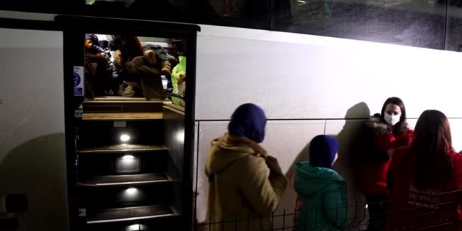 Ukrayna'dan tahliye edilen 209 Kırım Tatar Türkü Türkiye'ye getirildi