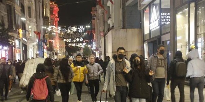 Açık alanda maske zorunluluğu kalktı; vatandaşlardan ilk yorum