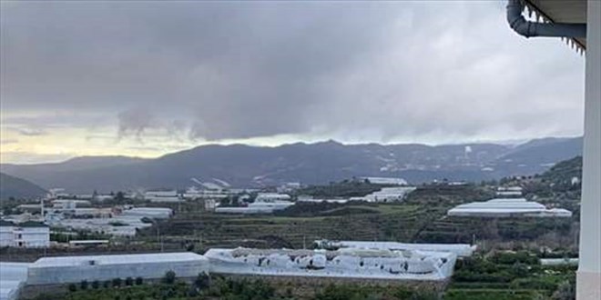 Antalya'da hortum, fırtına ve sağanak hasara yol açtı