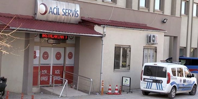 Kaza yerindeki polis, otomobilin çarpması sonucu şehit oldu