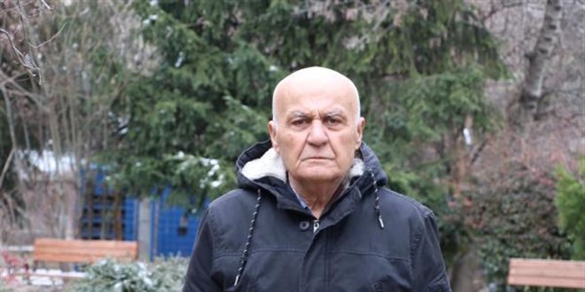 Emekli öğretmen 31 yıldır babasını arıyor