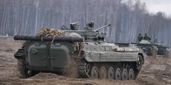 Rus ordusu Ukrayna'da Herson blgesinde bir askeri ss ele geirdi