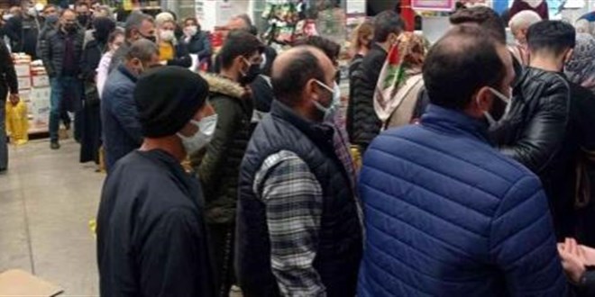 Yağ kuyruğu! Vatandaş marketlere akın etti, satışlar sınırlandırıldı