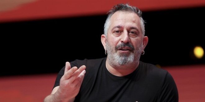 Cem Yılmaz'dan akaryakıt zamlarıyla ilgili paylaşım yaptı