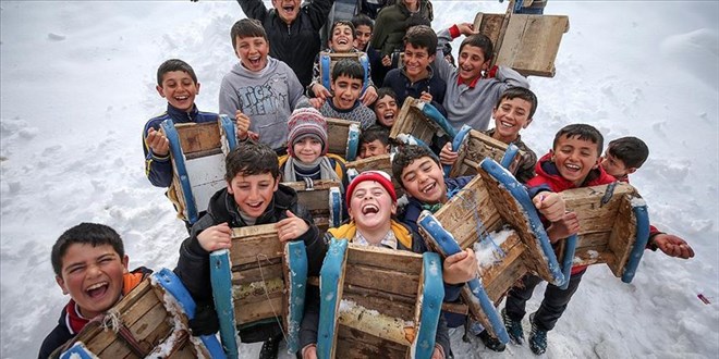 Bitlis'te okullara kar engeli