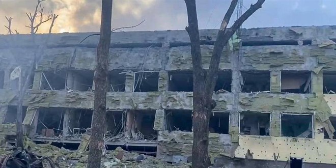 Rusya, Mariupol'de çocuk hastanesini vurdu