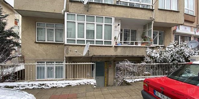 Teyzesini bıçakla öldürdü, yabancı uyruklu eniştesini ağır yaraladı