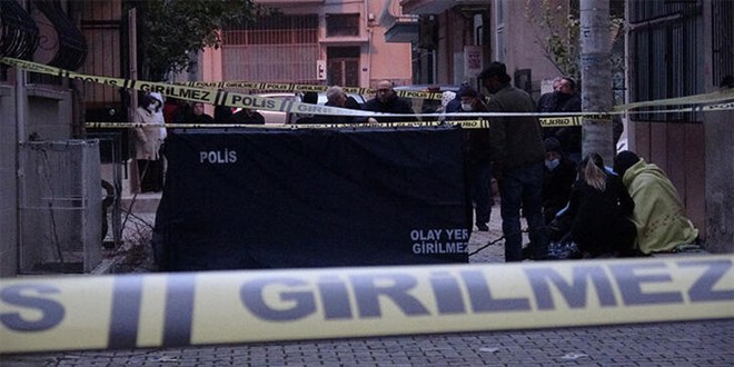 3'üncü kattaki evinin balkonundan asma ağacını budarken düşüp öldü