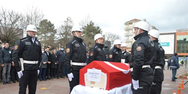 Görevi başında kalp krizi geçiren polis hayatını kaybetti