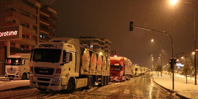 Kar nedeniyle kapanan Denizli-Antalya kara yolu ulaşıma açıldı