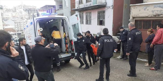 Düzce'de evlerinde silahlı saldırıya uğrayan çift yaralandı