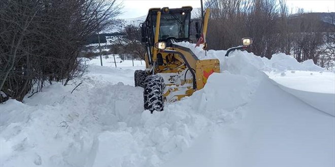 Ardahan'da kar nedeniyle kapanan 61 ky yolu ulama ald