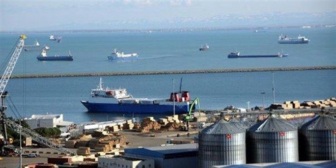 Rusya'dan yola ��kan ay�i�e�i ya�� y�kl� gemi �anakkale Bo�az�'dan ge�ti