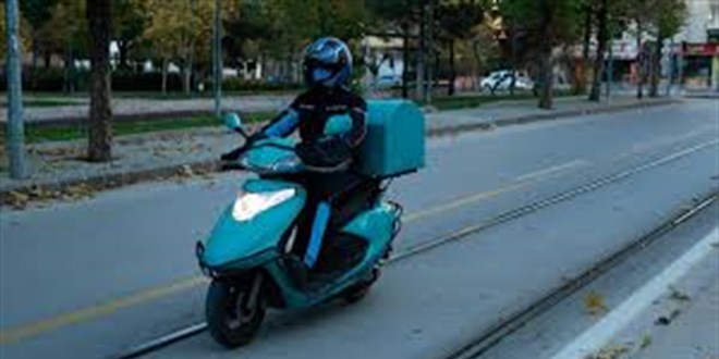 Motokurye, motosiklet ve scooter kullanımına bugün 10.00'dan itibaren izin verilecek