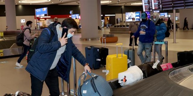 Ukrayna'dan tahliye edilen T�rk vatanda�lar�n say�s� 14 bini a�t�