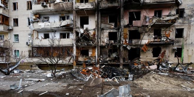 Otobüs durağında bekleyen siviller Rus bombalarının hedefi oldu