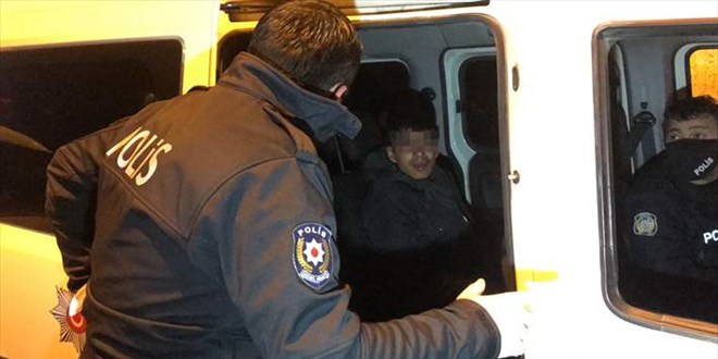 ��yerinde h�rs�zl�k yapt�lar 'camiye gidiyorum' deyi polisi ikna etmeye �al��t�lar