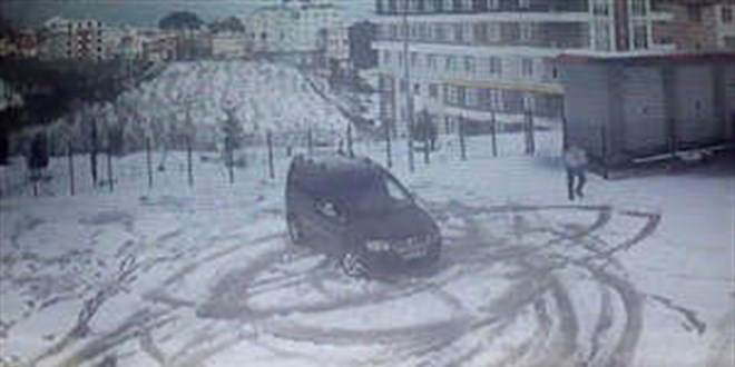 Okul bahçesinde drift pahalıya patladı