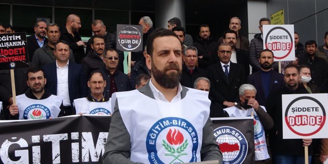 ��renci velisi, ��retmeni darp etti, meslekta�lar� ��retmene destek a��klamas� yapt�