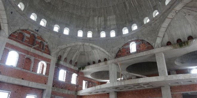 Muhtardan satılık camii
