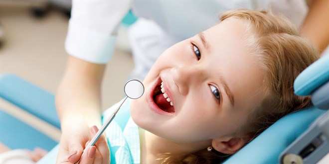 �ocukluk d�neminde di�lerde meydana gelen bozukluk �nemsenmeli