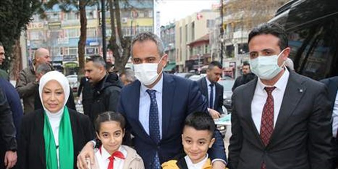 Kaç öğretmen 'uzman öğretmen' olabilecek? Bakan açıkladı