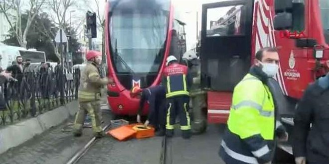 Topkapı tramvay durağında intihar! Tramvayın altında kaldı