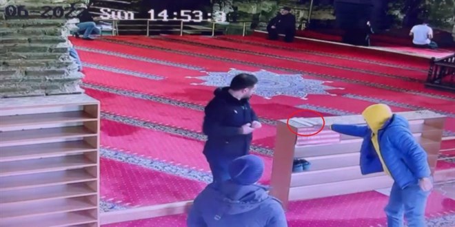 Gizli kahramanlar kamerada! Caminin elektrik faturasını gizlice ödediler
