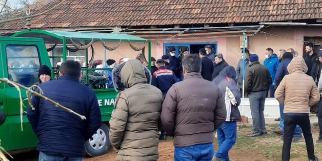 Karı koca evde asılı halde bulundu