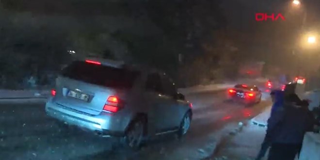 İstanbul'da kar yağışı hayatı olumsuz etkiliyor