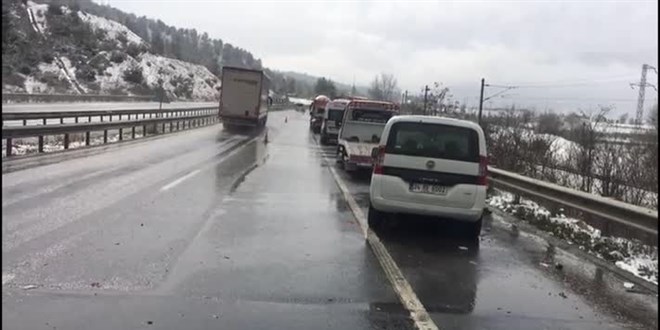 Bilecik'te zincirleme trafik kazasında bir çocuk öldü, 6 kişi yaralandı