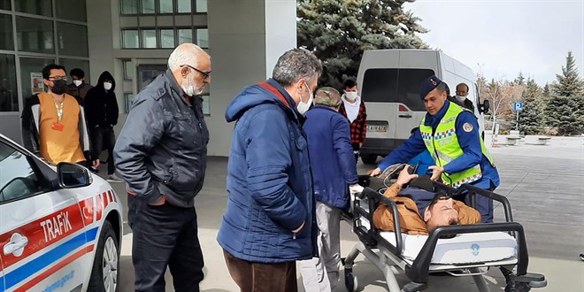 Konya'da rahatszlanan tr srcsn jandarma hastaneye yetitirdi