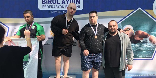 Down sendromlu �mer kula� atarak 20 madalyaya kazand�