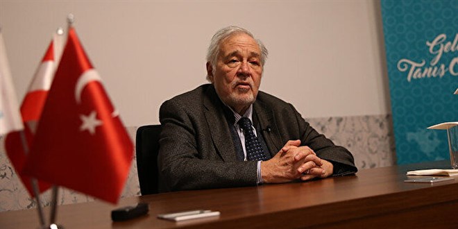 İlber Ortaylı'dan gençlere tavsiye: En az üç dil öğrenin
