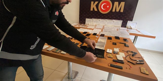 Sınavlara joker aday ve kopya düzeneği çetesi operasyonunda 12 tutuklama