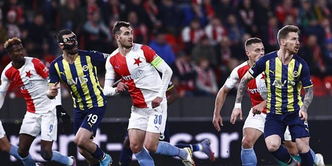 UEFA'dan Fenerbahçe'ye para cezası