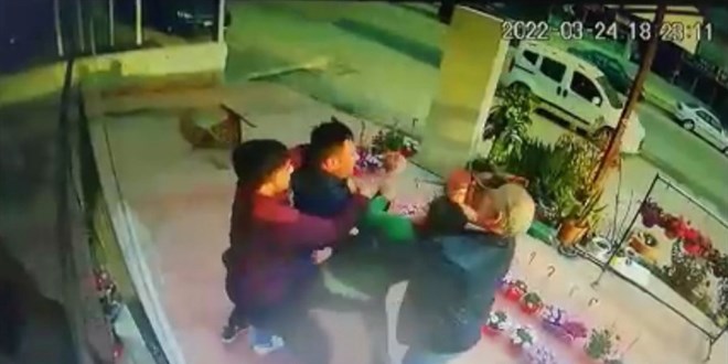 Karı koca arasında kavga sokağa taştı
