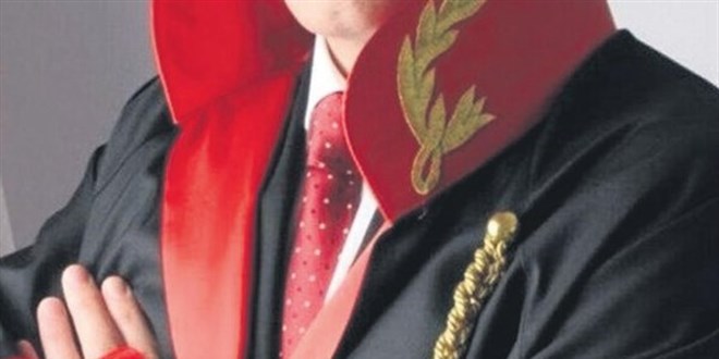 Sahte savcı kılığında boşanma oyunu