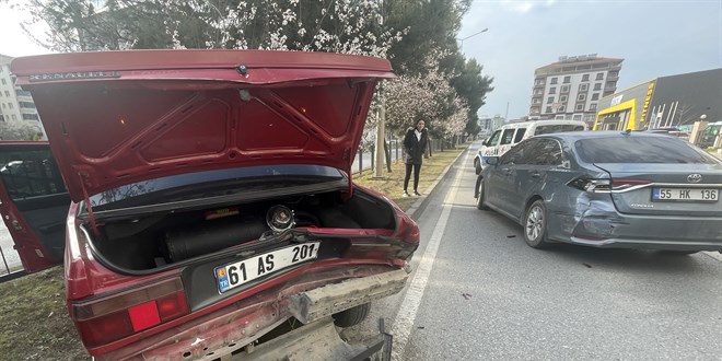 Samsun'da zincirleme trafik kazasnda 3 kii yaraland