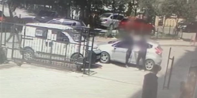 Adana'da polis memurunu eniştesinin silahla yaralama anı güvenlik kamerasında