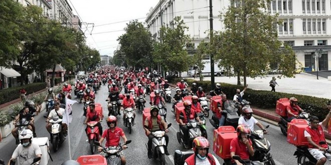 Motokuryelerin sahipsiz köpeklerle 'zorlu imtihanı' sürüyor