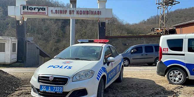 Et entegre tesisindeki b��akl� kavgada bir ki�i �ld�, bir ki�i tutukland�