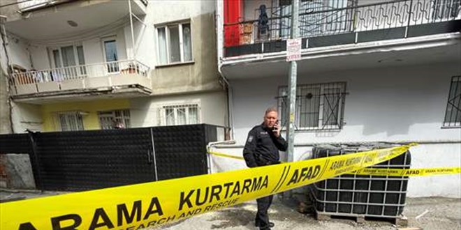 Bursa'da bir tanktan sokaa szan yanc kimyasal madde temizlendi