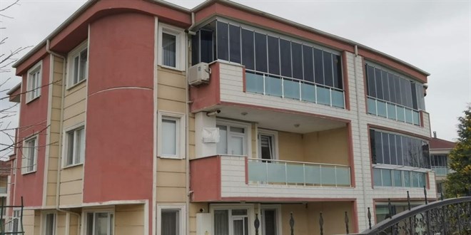 3. kattan merdiven boşluğuna düşen anaokulu müdürü yaralandı